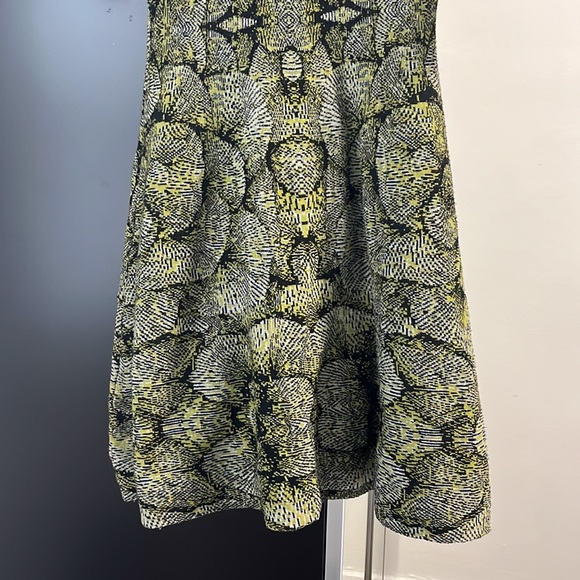 Knit Green Patterned Dress - Picture 3 of 5